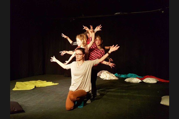 events/2018/03/admid0000/images/vietor a farby.jpg